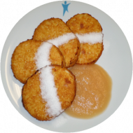 4 Quarkkeulchen mit Apfelmus (15,19,81)