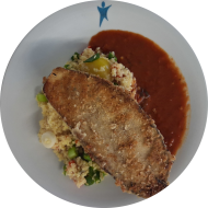 Gebratene Aubergine im Haferflockenmantel mit Tomatensauce und Gemüsebulgur (81,84)