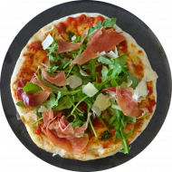 Sie können aus 6 verschiedenen Pizzavariationen wählen. Heutige Tagesempfehlung: Pizza 'Sierra' mit Serranoschinken, Rucola und italienischem Hartkäse (1,2,3,19,47,81)