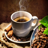 Beim Kauf eines Hauptgerichts bekommst du eine Kaffeespezialität (0,2 l) zum Vorteilspreis von 1,00 €.
