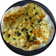 Sie können aus 5 verschiedenen Pizzavariationen wählen. Heutige Tagesempfehlung: Pizza 'Kürbis' mit Hokaidokürbis, Kürbiskernoel und Mozzarella-Style überbacken (1,81)