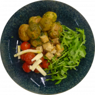 'Pesto Potatoe Bowl' mit Räuchertofu, Drilling Kartoffeln, Tomaten und Mozzarella (15,18,19)