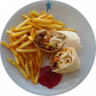 'Teriyaki-Beef-Wrap' mit marinierten Rindfleischstreifen, Sesam, Tomate, Gurke und Eisbergsalat (2,9,18,23,49,81) dazu Rustico frites