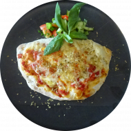 Sie können aus 5 verschiedenen Pizzavariationen wählen. Heutige Tagesempfehlung: Pizza 'Calzone' gefüllt mit Schinken, Champignons, Tomaten, Basilikum und reichlich geriebenen Gouda (2,3,19,21,81)