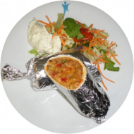 Burrito 'con Queso' mit Tomaten-Käse-Hackfleisch gefüllt (1,2,19,51,81)