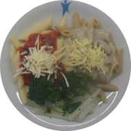 Pastabar (81) mit Kichererbsenbolognese (21,49,81) oder Käse-Salbeisoße (1,19,81) dazu geriebener Gouda (19) oder Reiberei (1) und buntes Gemüse