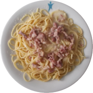 Spaghetti (81) mit Schinken-Sahnesoße 'Carbonara' (1,2,3,19,51) dazu Reibekäse (19). Auch als kleine Portion erhältlich.