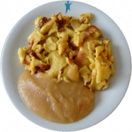 Hausgemachter 'Kaiserschmarrn' dazu Apfelmus (3,15,19,81)
