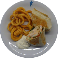 Wrap 'Caesars Chicken' mit Römersalat, italienischem Hartkäse, Tomaten und Dressing (3,15,19,22,47,49,81) dazu Twister Pommes (81)