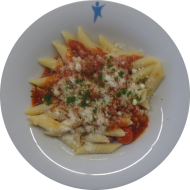 Penne 'al Arrabiata' mit Knoblauch und Chili (49,81) dazu geriebener Hartkäse (15,19) oder Reiberei (1)