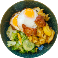  Bratkartoffeln mit 2 Spiegeleiern und 2 Scheiben Bacon (1,2,3,15,22)