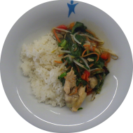 Kleine Portion: Chop Suey mit Hähnchen, Karotten, Sprossen, Lauchzwiebeln und Ingwer (2,18,49,81) dazu Jasmin-Duftreis