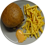 Sie können aus 5 verschiedenen Burgervariationen wählen. Heutige Tagesempfehlung: Burger Kürbis-Chia mit Eisberg, Rotkohl-Slaw und House-Dip (9,22,81) dazu als Menüoption verschiedene Pommes und House-Dip (9,22)
