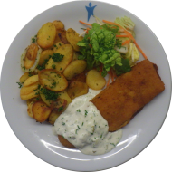 Gebackenes paniertes Seelachsfilet mit Zitronenecke (56,81) an Kräuterremoulade (9,15,19,81) mit Bratkartoffeln und Salatgarnitur