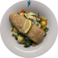  Seelachsfilet in Kartoffelpanade (81,82) auf gebratenen Gnocchi mit Gartengemüse,Frühlingslauch und Hollandaise (15)