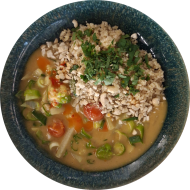 Romanesco-Kohlrabi-Ragout in Curry-Kokos-Soße mit Cashewkernen und Lauch (2,74) dazu Zitronenbulgur (81)