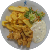 Hausgemachter Blumenkohl im Sesambackteig (23,81) mit hausgemachter Kräuterremoulade (9,22) dazu Steakhouse Pommes und Salatgarnitur