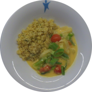 Kleine Portion: Romanesco-Kohlrabi-Ragout in Curry-Kokos-Soße mit Cashewkernen und Lauch (2,74) dazu Kräuterbulgur (81)