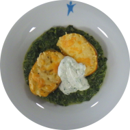 Gebackene Ofenkartoffel mit Rahmspinat und Käse überbacken (1,19,81) dazu Quark-Dip (19)