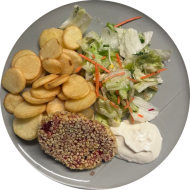 Grillabend: Rote-Beete-Puffer (81) an Aioli-Dip (22,49) dazu Kartoffel-Chips und Salatgarnitur