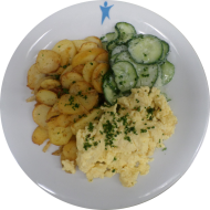 Rührei mit Bratkartoffeln (1,15) und Gurkensalat