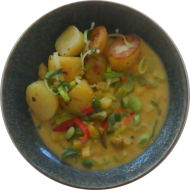 Steckrüben-Bohnen-Paprika-Curry mit geschwenkten Chilikartoffeln (18)