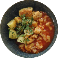 Afghanisches Golpi - Blumenkohl in pikanter Tomatensoße (49) dazu würzige Chili-Kräuter-Kartoffeln