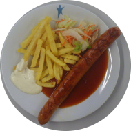'Südstaaten-Currywurst' mit fruchtiger Currysoße und Limettenmayo (1,2,3,9,22) dazu Steakhouse Pommes und Salatgarnitur