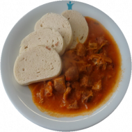 Gulasch 'Szegediner Art' (1,3,21,81) dazu Hefeknödelscheiben (15,19,81) und frisches Obst
