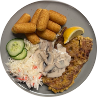 Schnitzelabend: Seitanschnitzel (81) mit Rahmchampignons (81,84) dazu Kroketten (81)