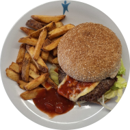 Aktion Alpenhain: 'Gratinierter Cheeseburger' mit Rinderpatty, Klosterkäse, Eisberg, Zwiebeln und Tomaten (9,15,19,22,81) dazu Rustico Pommes