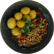 Bohnen-Gemüse-Ragout mit Möhren, Tomaten, Sojasprossen und Erdnüssen, dazu Kräuterkartoffeln (17)