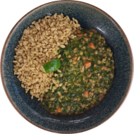 Rotes Linsen-Spinat-Curry (3,18) dazu gedämpfter Zartweizen (81)