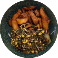 Geschmortes Rind 'Virgin Island', Kidneybohnen, Mais und Spinat (3,21) dazu Currykartoffeln