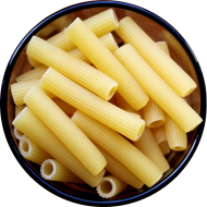 Rigatoni (81) mit Tofu-Erbsen-Bolo, Tomatenwürfel (18) und hausgemachtem Cashewzano (74). Auch als kleine Portion erhältlich.