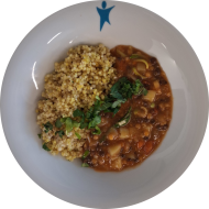 Kleine Portion: Indisches Dal - aromatisches Linsen-Kartoffel-Curry mit frischer Minze (2,3,18,81) dazu Graupen mit Schnittlauch (49,83)