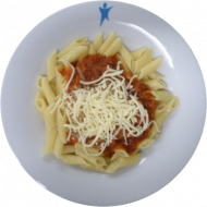 Rigatoni (81) mit Brokkoli-Schinken-Soße (2,3,8,15,19,81) oder 'Sauce Napoli' (81) und geriebenem Gouda (19) oder Reiberei (1). Auch als kleine Portion erhältlich.