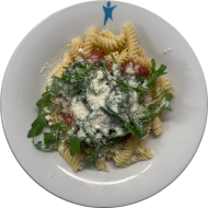 Pastaabend: Krawattennudeln mit Tomaten, Rucola, Knoblauch und Zwiebeln (49,81) an Tomatensoße Napoli (81) dazu Reiberei (1)