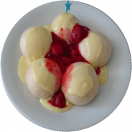 5 Hefeklöße mit Waldbeeren-Dip & Vanillesoße (15,19,81)