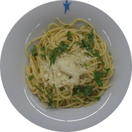 Kleine Portion: Spaghetti 'Aglio é olio' mit feiner Knoblauchnote und roten Chilistreifen (49,81) dazu geriebener Hartkäse (15,19) oder Reiberei (1)