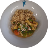 Kleine Portion: Romanesco-Kohlrabi-Ragout in Curry-Kokos-Soße mit Cashewkernen und Lauch (2,74) dazu Zitronenbulgur (81)