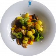 Gebratene Gnocchi mit Gartengemüse, Hähnchenstreifen und Hollondaise (15,19)