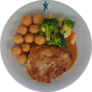 Hausgemachtes gebratenes Hähnchenbrustfilet in Mandelkruste (15,71,81) mit 'Sauce Choron' (8,15,19,24) dazu buntes Gemüse und Pommes Noisette (15)