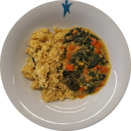 Kleine Portion: Rotes Linsen-Spinat-Curry mit Karotten, Chili und Curry (3,18) dazu Kräuterbulgur (81)