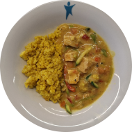 Kleine Portion: Tofu aus dem Wok mit Paprika, Tomaten, Zucchini und frischen Kräutern (2,18,49,81) dazu Kurkuma-Graupen (49,83)