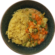Süßkartoffel-Gemüsepfanne mit Maiskölbchen, Ananas, Möhren und Kokosmilch (3) dazu Curryreis