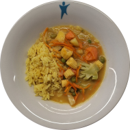 Kleine Portion: Süßkartoffel-Gemüsepfanne mit Maiskölbchen, Ananas, Möhren und Kokosmilch (3) dazu Curryreis