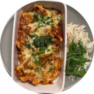 Tortellini-Minilasagne mit Kirschtomaten, Tomatensauce, Gemüse und Mozzarella überbacken (15,19,81)