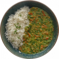Rote Linsen-Spinat-Curry (3,18) dazu gebratener Chilireis
