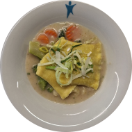 Kleine Portion: 2 vegetarische Maultaschen (15,19,21,81) auf buntem Rahmgemüse (19,81)